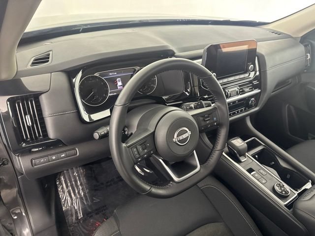 Certified 2025 Nissan Pathfinder SV w/ Cargo Package AWD/4WD image 24