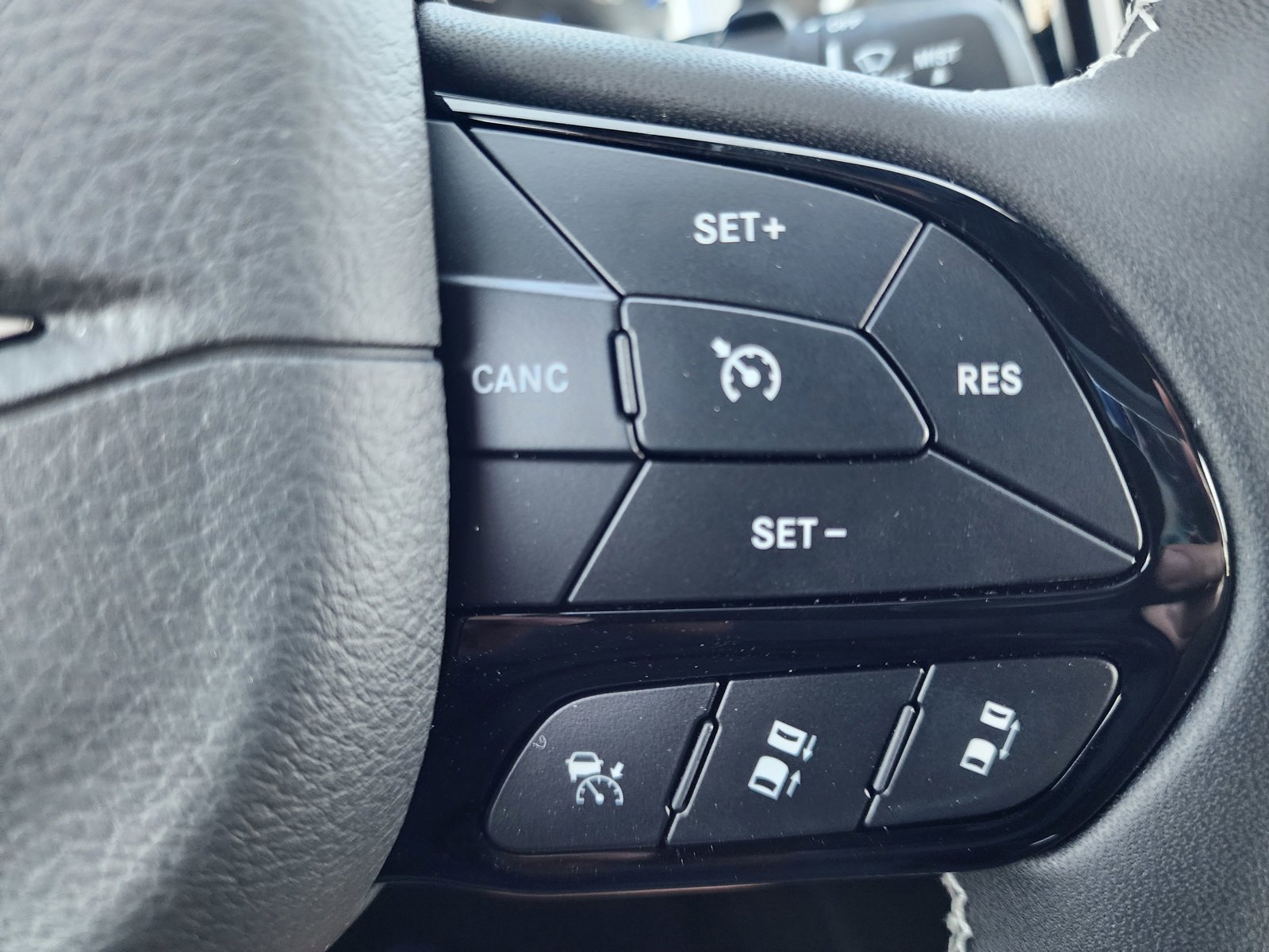 New 2027 Chrysler Pacifica Limited AWD/4WD image 19