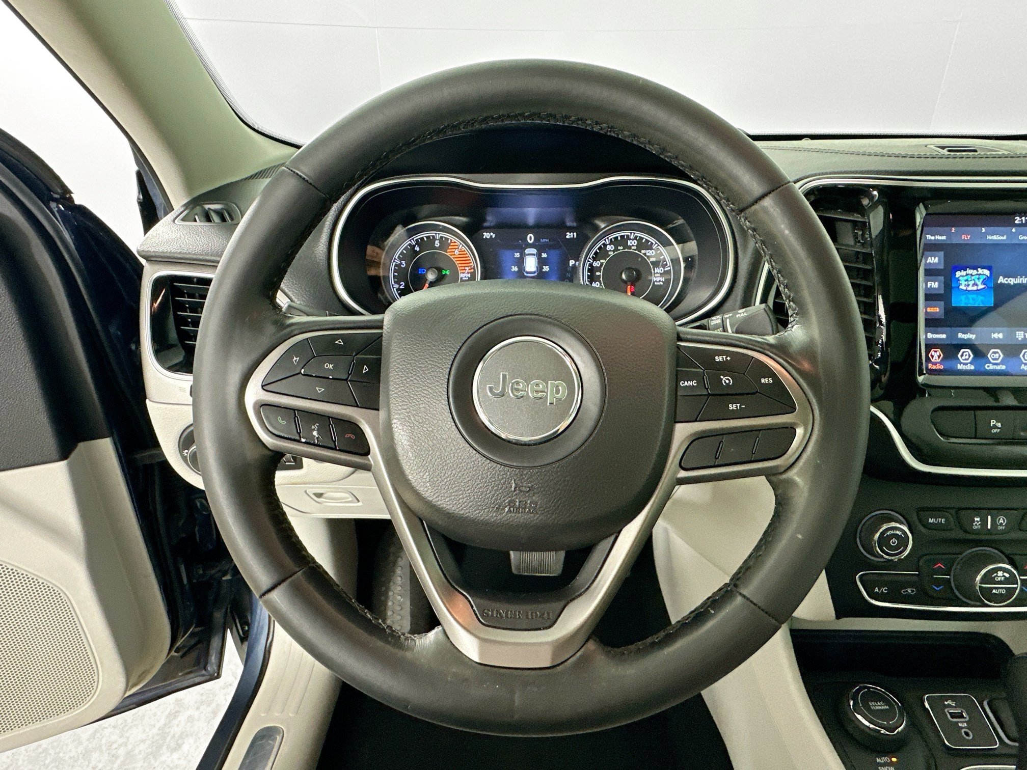 Used 2020 Jeep Cherokee Limited AWD/4WD image 12