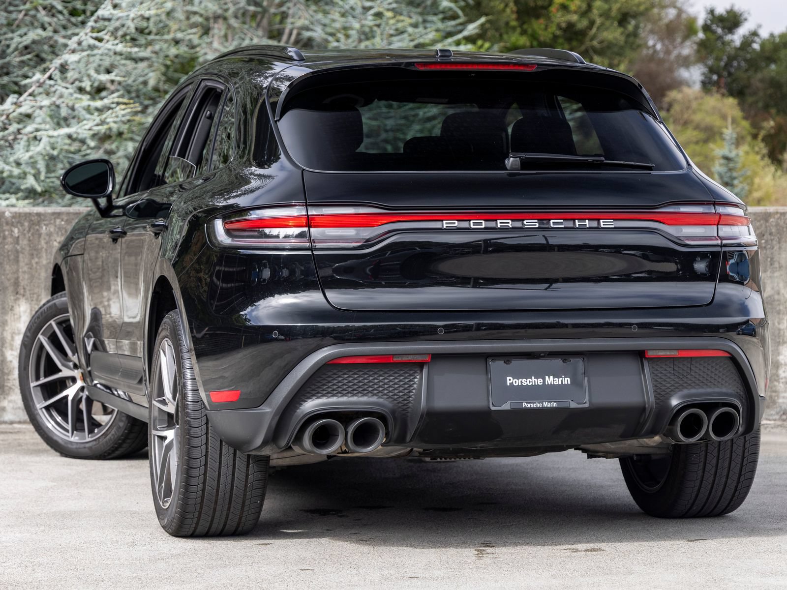 Certified 2026 Porsche Macan AWD/4WD image 3