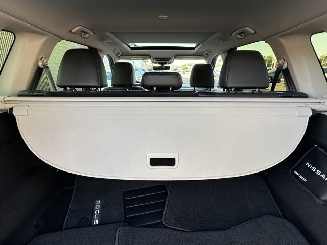 Used 2023 Nissan Rogue Platinum w/ Platinum Premium Package image 17