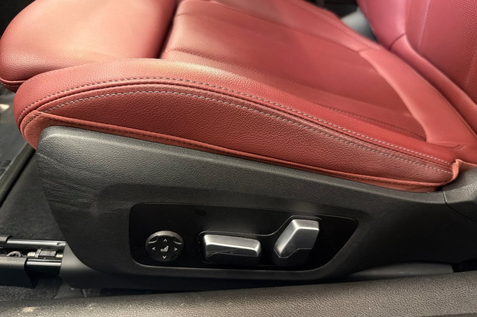 Used 2024 BMW 430i Coupe w/ Premium Package RWD image 15