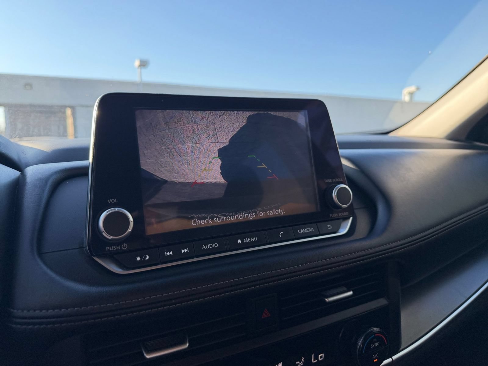 Used 2025 Nissan Rogue SV FWD image 25