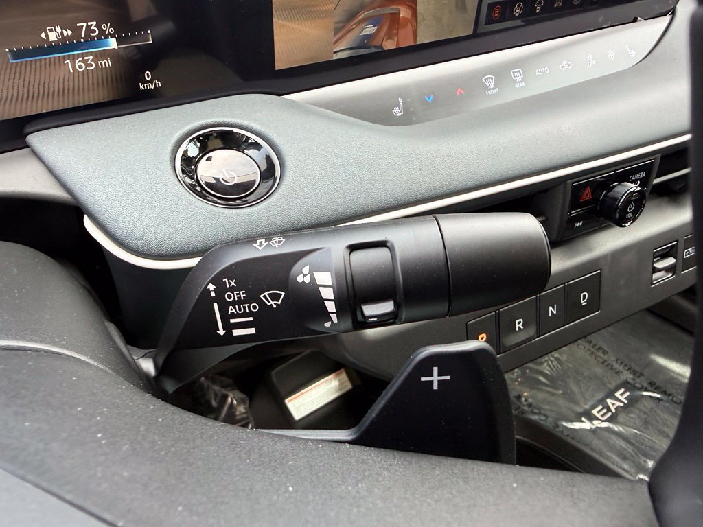 New 2026 Nissan Leaf Platinum+ w/ Cargo Package (Platinum+) FWD image 24