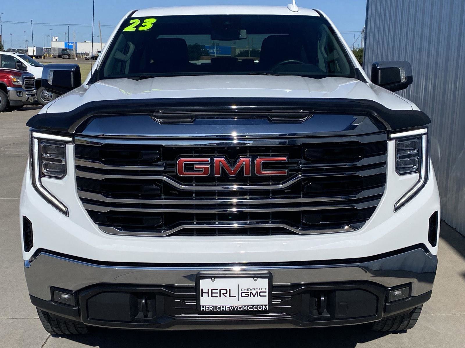 Used 2023 GMC Sierra 1500 SLT w/ SLT Premium Package AWD/4WD image 2