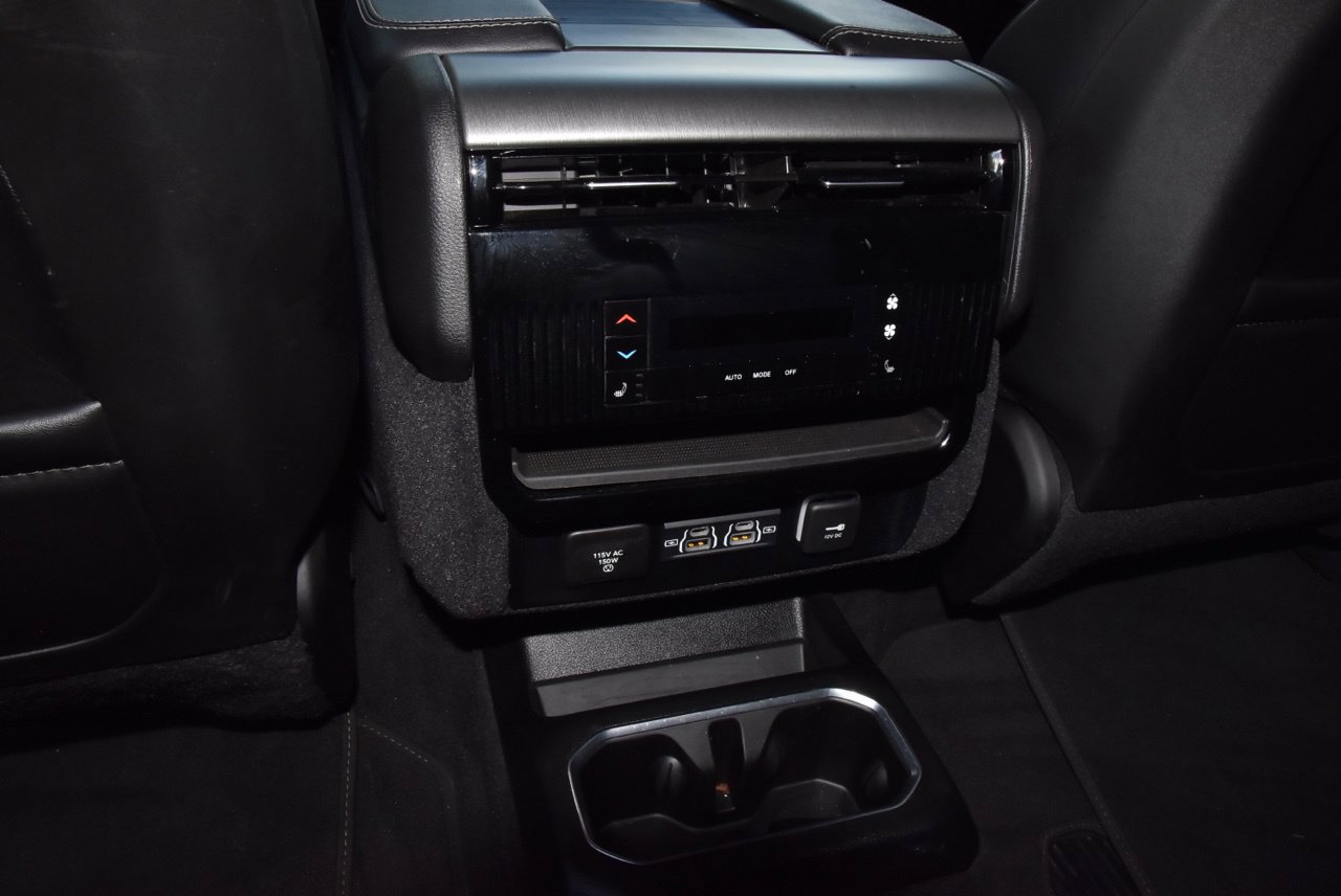 Used 2025 Jeep Wagoneer Series II AWD/4WD image 19