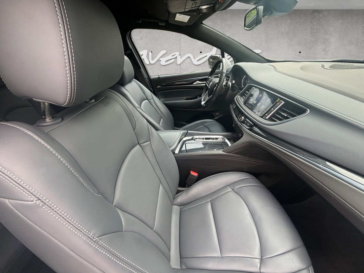 Used 2023 Buick Enclave Essence image 29