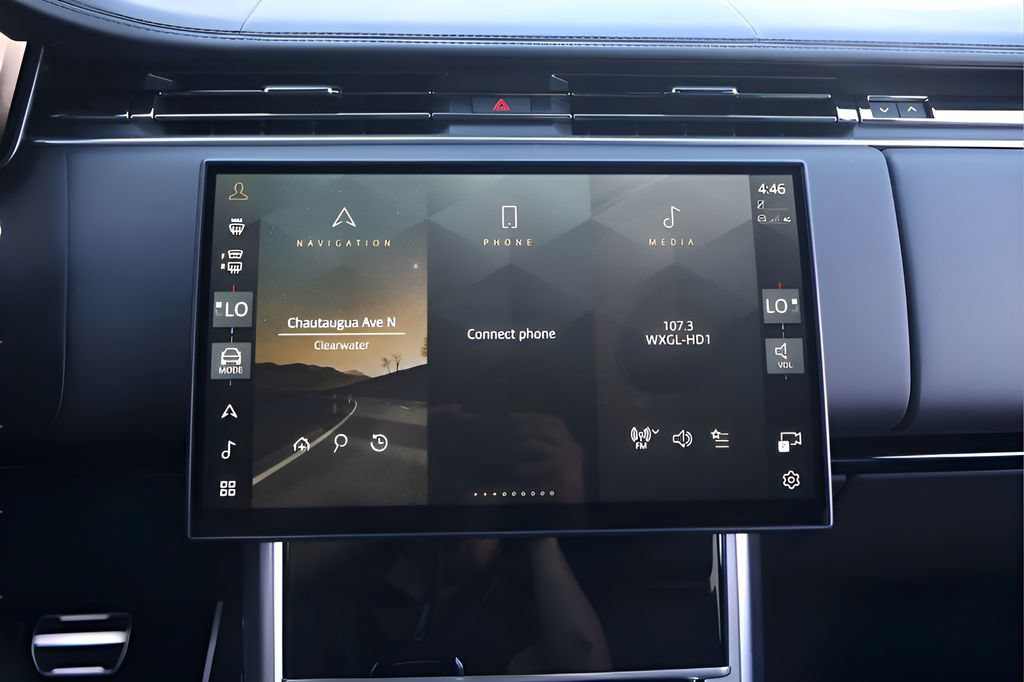New 2026 Land Rover Range Rover Long Wheelbase SE AWD/4WD image 22