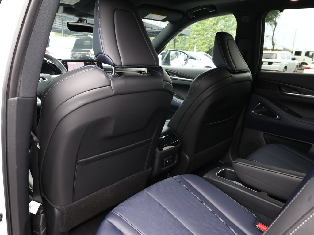 Certified 2026 INFINITI QX60 Sport w/ Dark Cargo Package AWD/4WD image 19