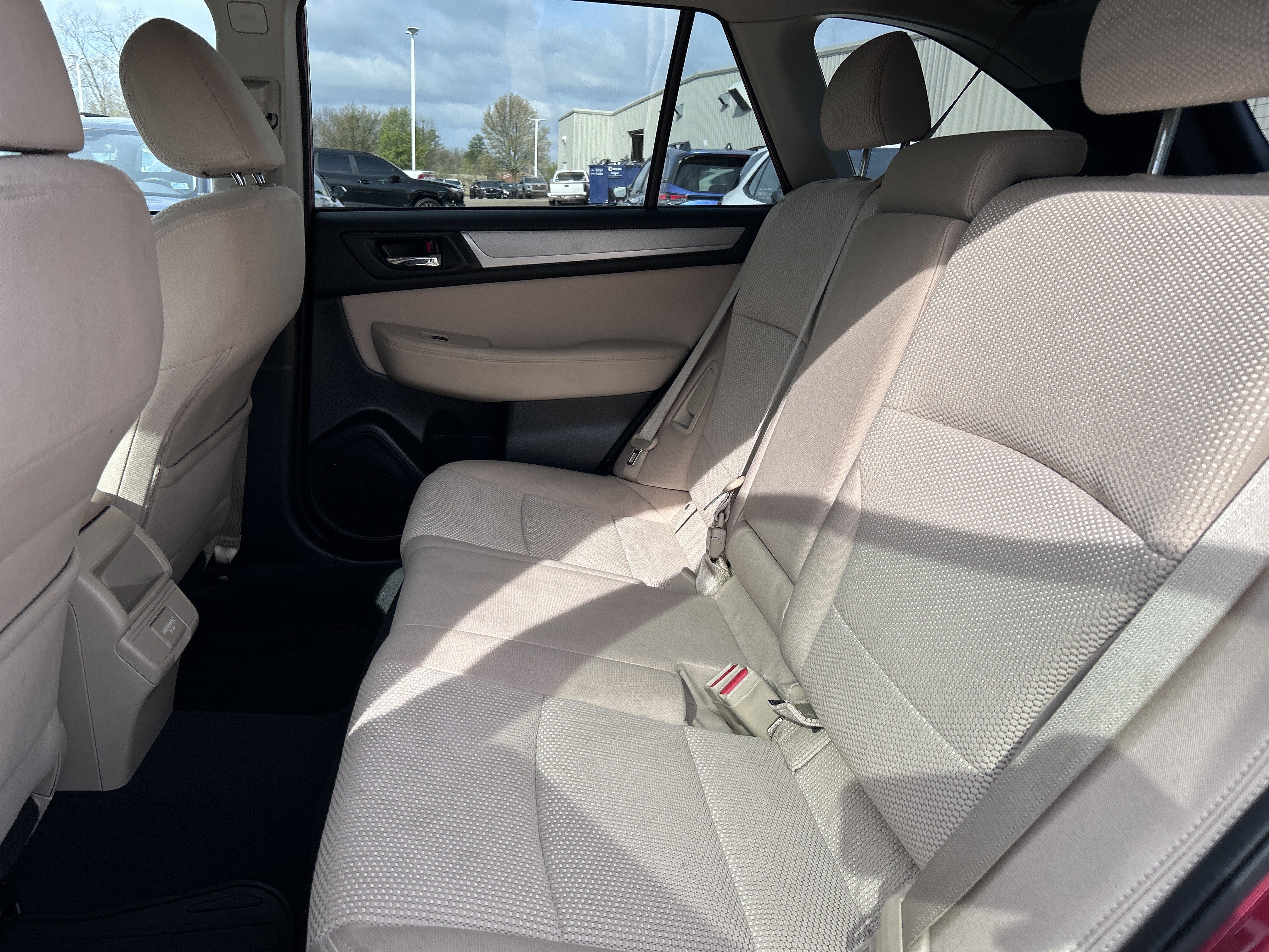 Used 2018 Subaru Outback 2.5i Premium image 22