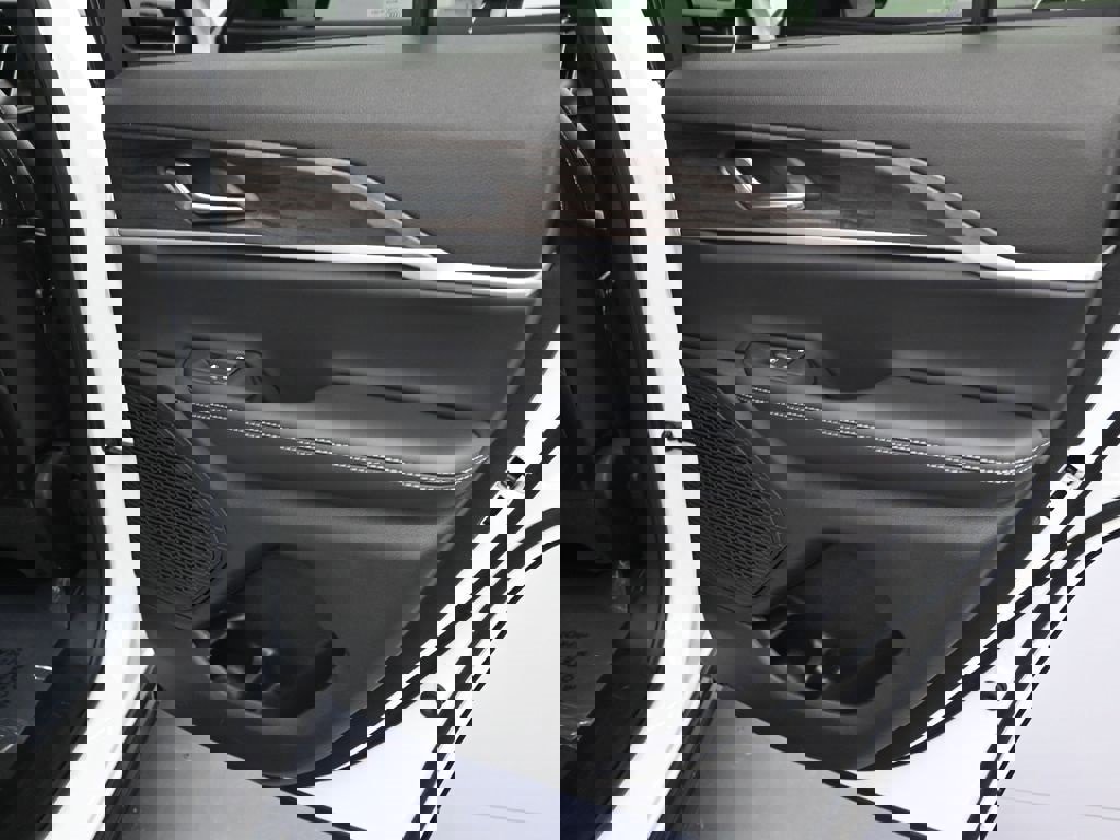 New 2025 Jeep Grand Cherokee Limited image 37