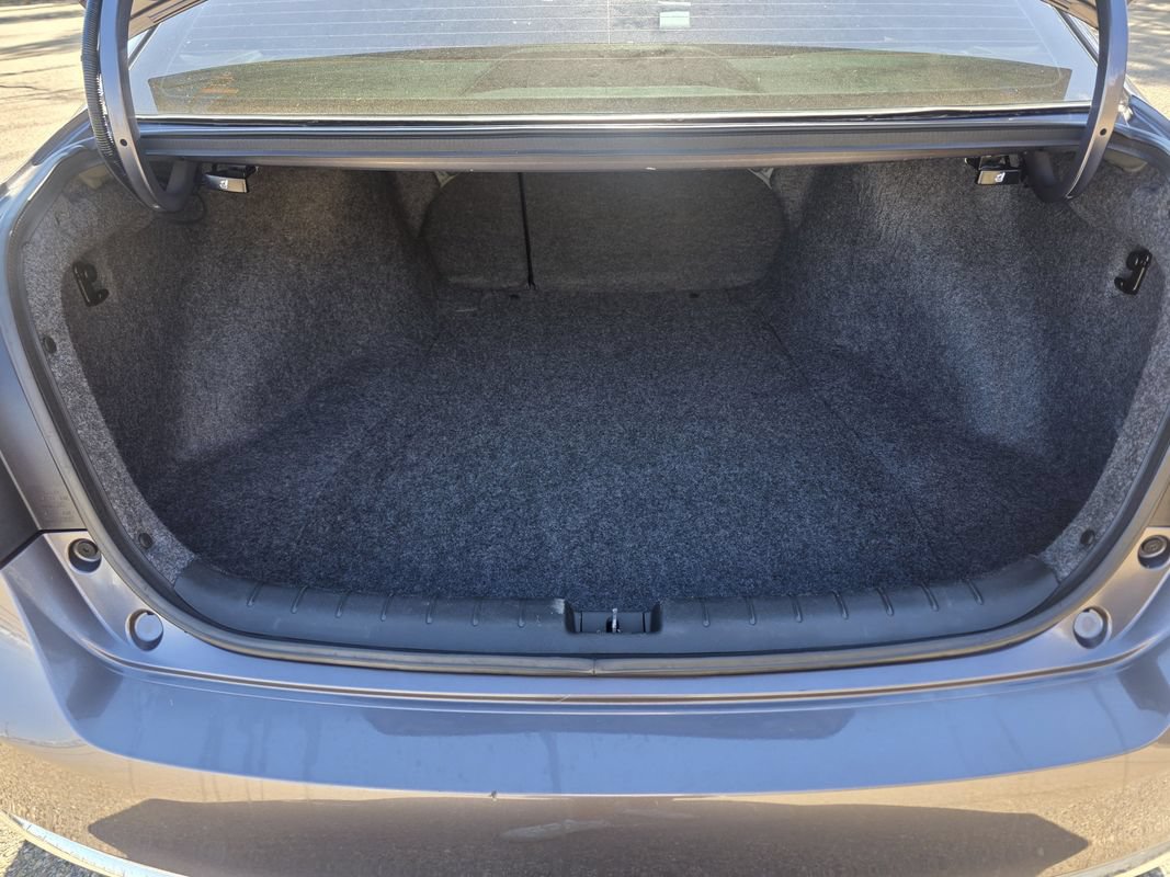 Used 2017 Honda Accord EX-L image 17