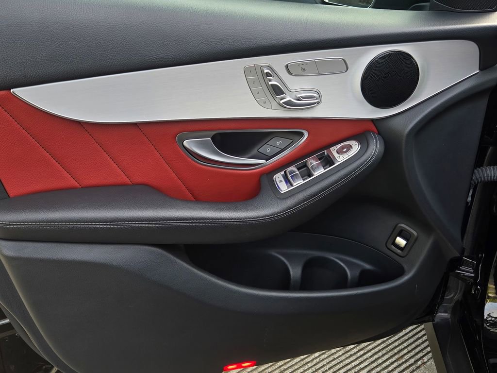 Used 2022 Mercedes-Benz GLC 300 image 10