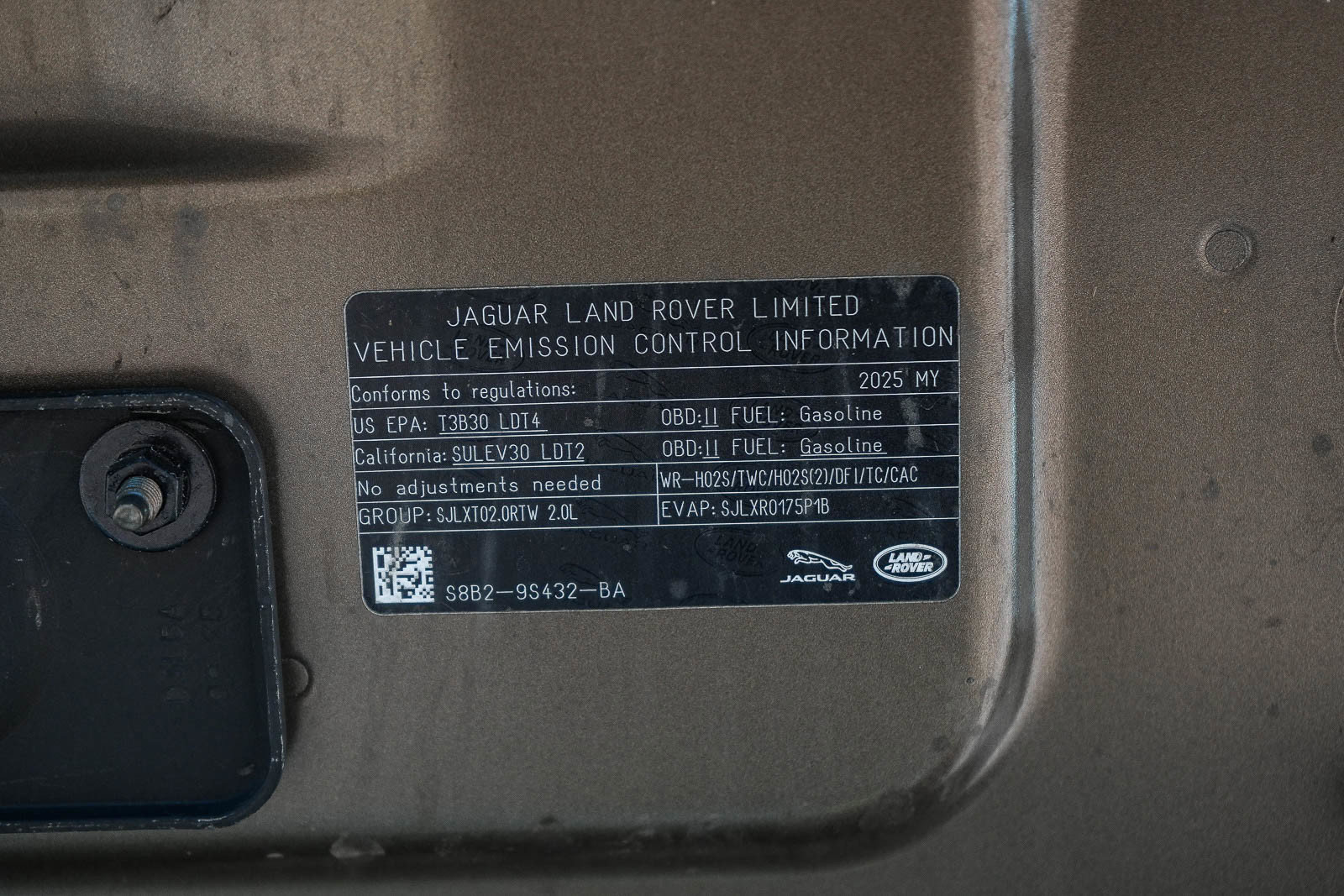 Certified 2025 Land Rover Defender 110 S AWD/4WD image 27