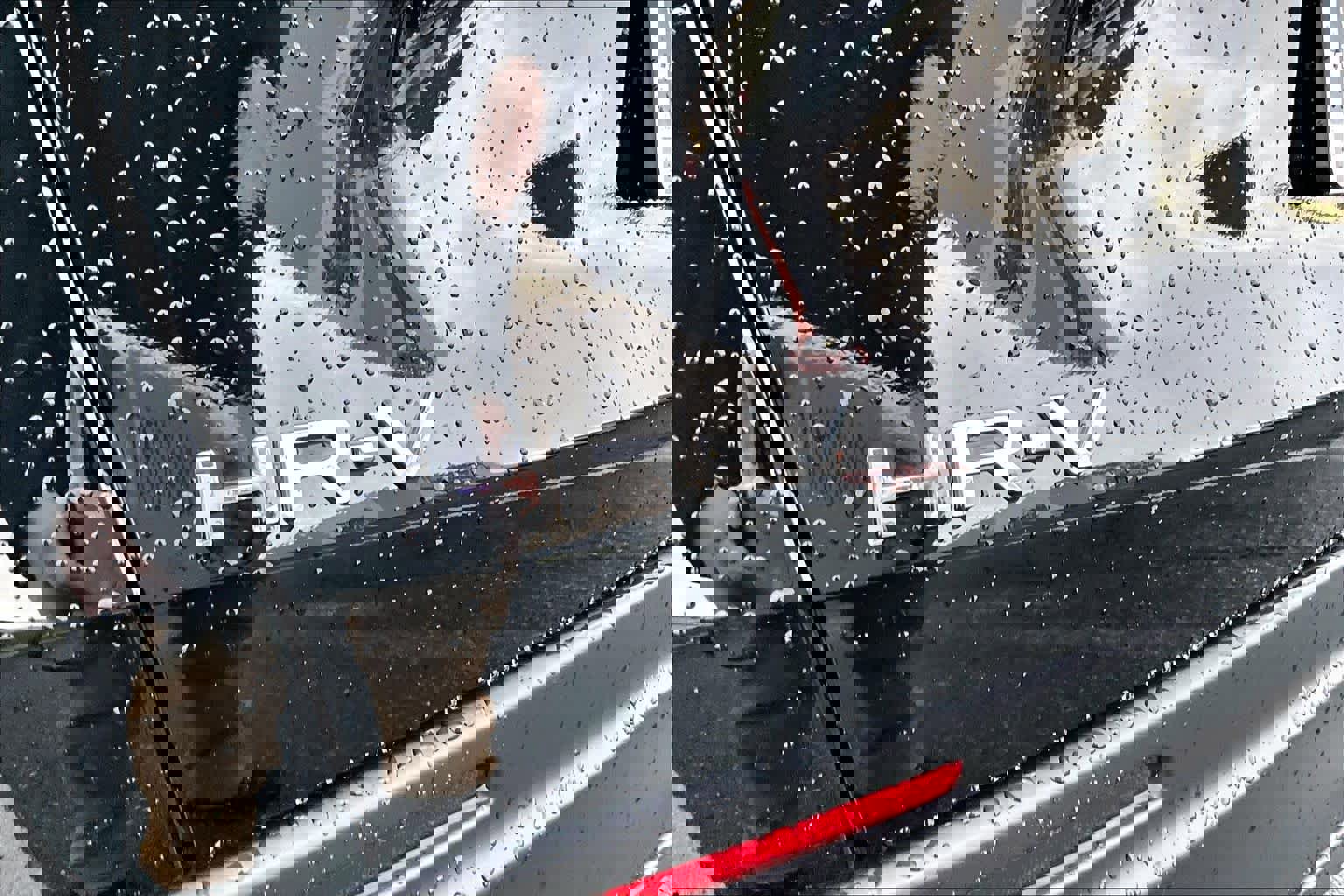 Used 2025 Honda HR-V LX image 9