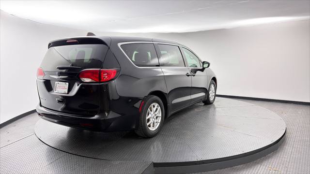 Used 2023 Chrysler Voyager LX FWD image 8