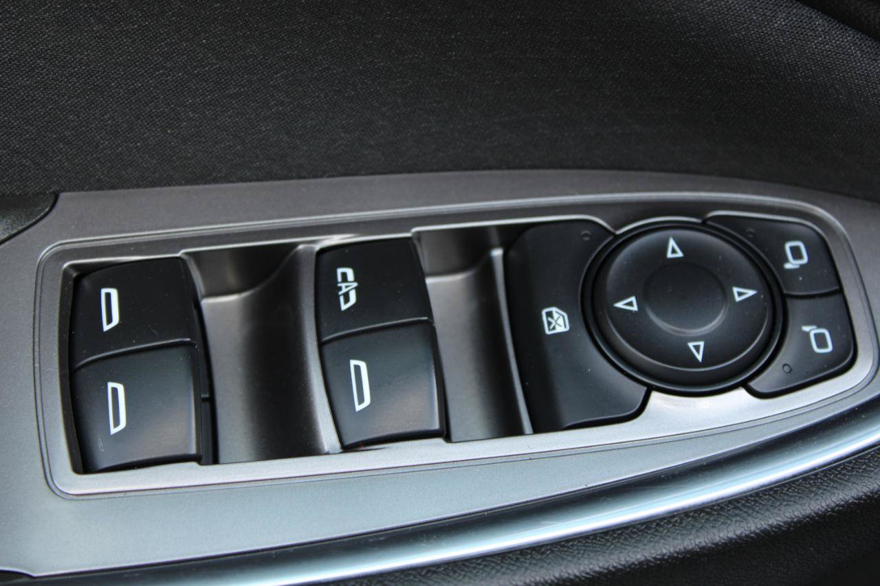Used 2020 Chevrolet Malibu LT FWD image 16
