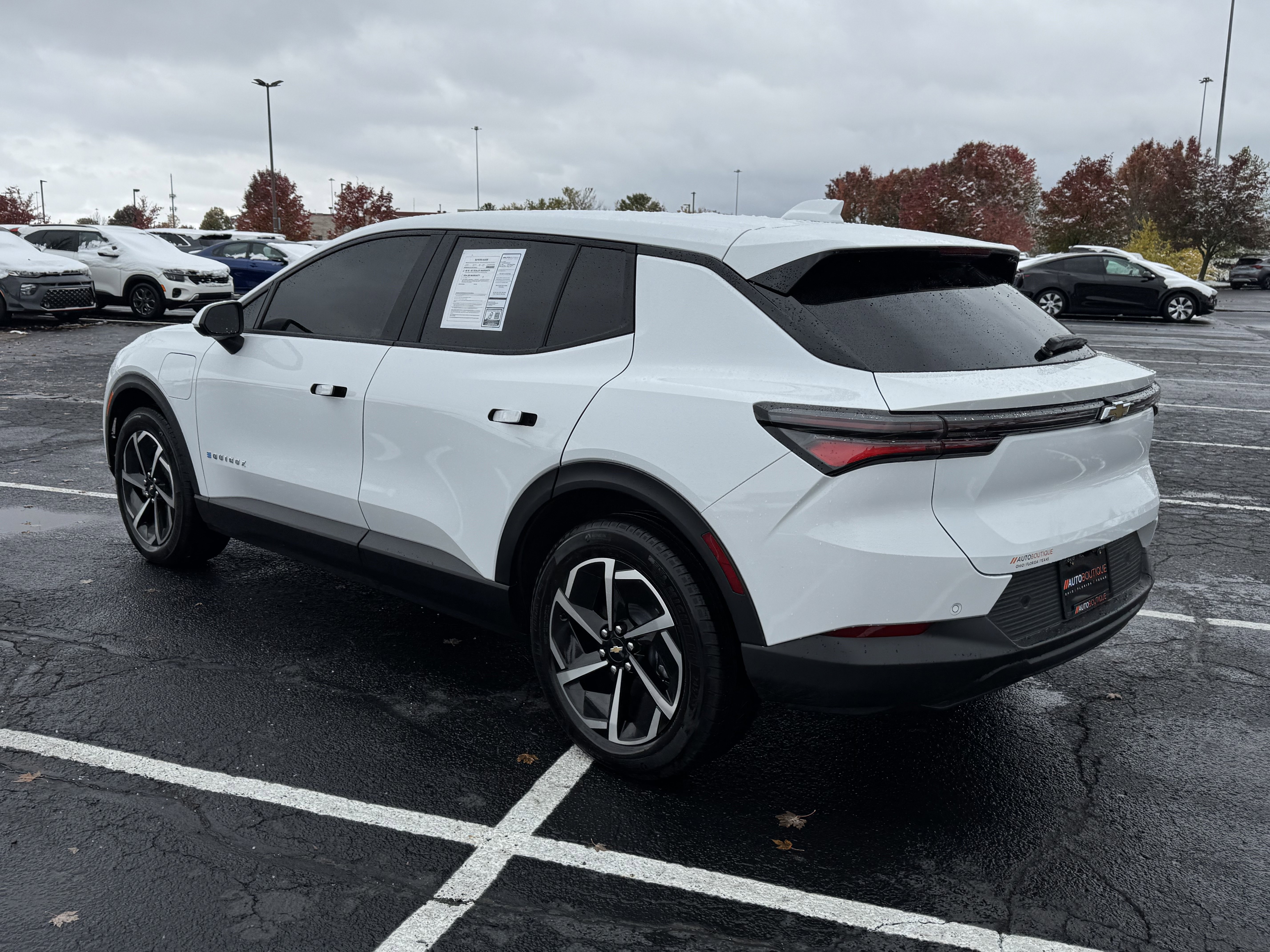 Used 2025 Chevrolet Equinox EV LT image 11