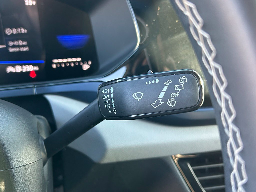 Certified 2023 Volkswagen Taos SE FWD image 23
