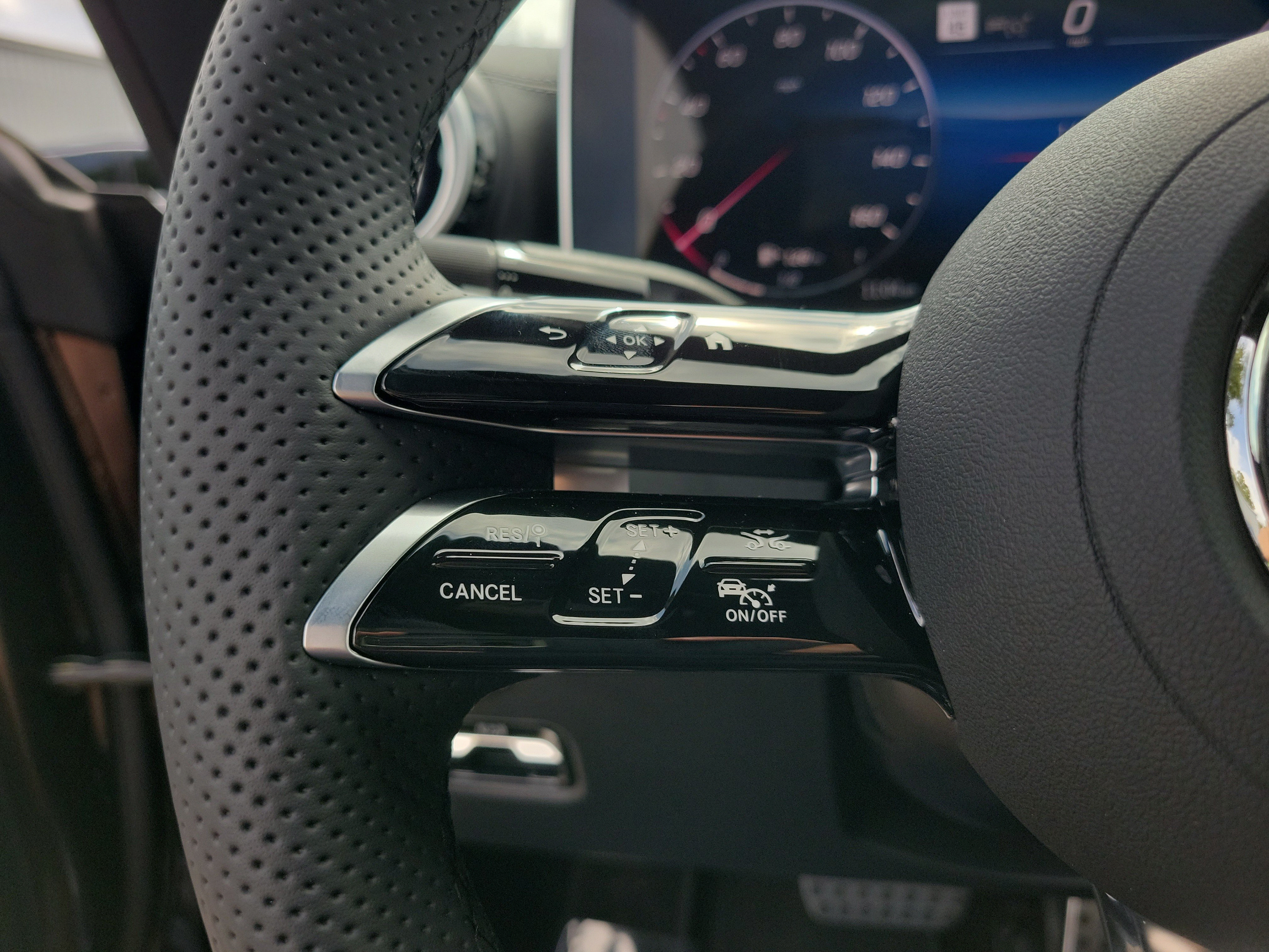 New 2026 Mercedes-Benz CLE 300 4MATIC Coupe image 15