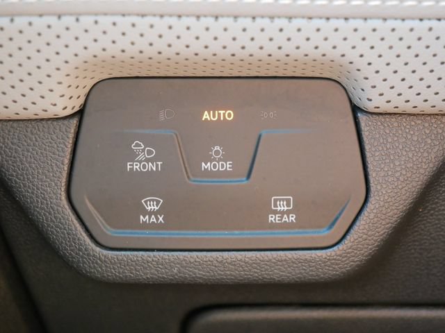 Certified 2024 Volkswagen Atlas Cross Sport SEL R-Line AWD/4WD image 25
