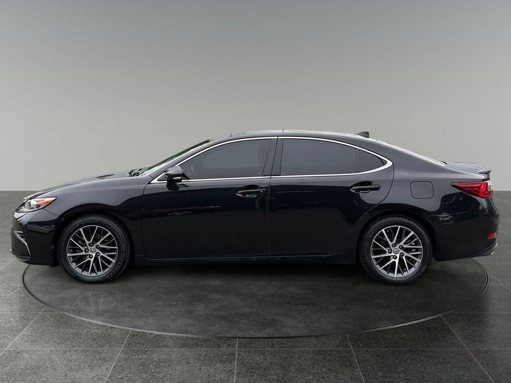 Used 2016 Lexus ES 350 w/ Navigation System Package FWD image 5