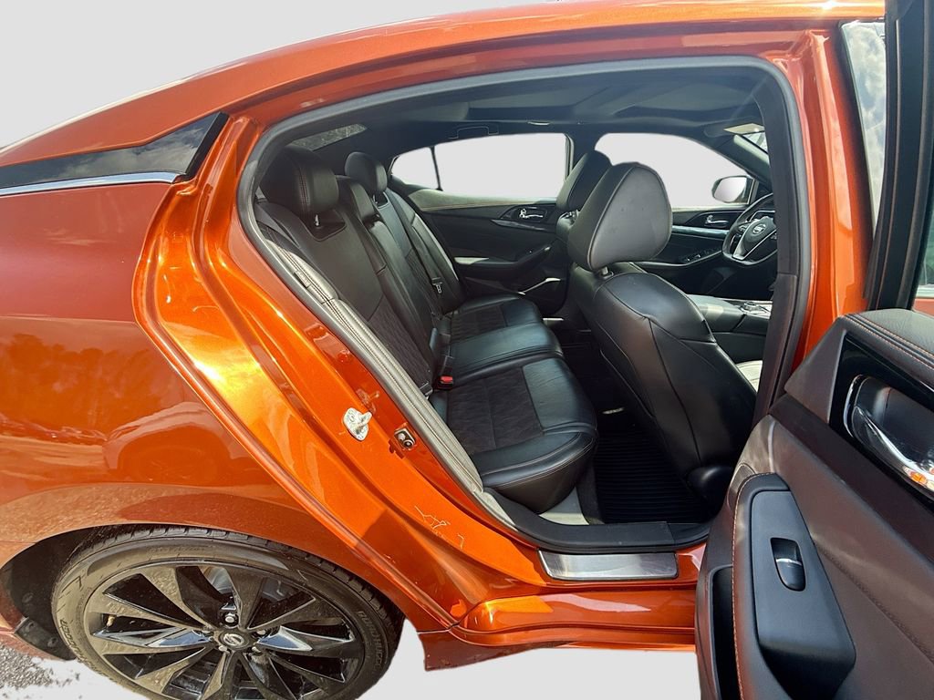 Used 2022 Nissan Maxima SR w/ Sport Mat Group FWD image 29