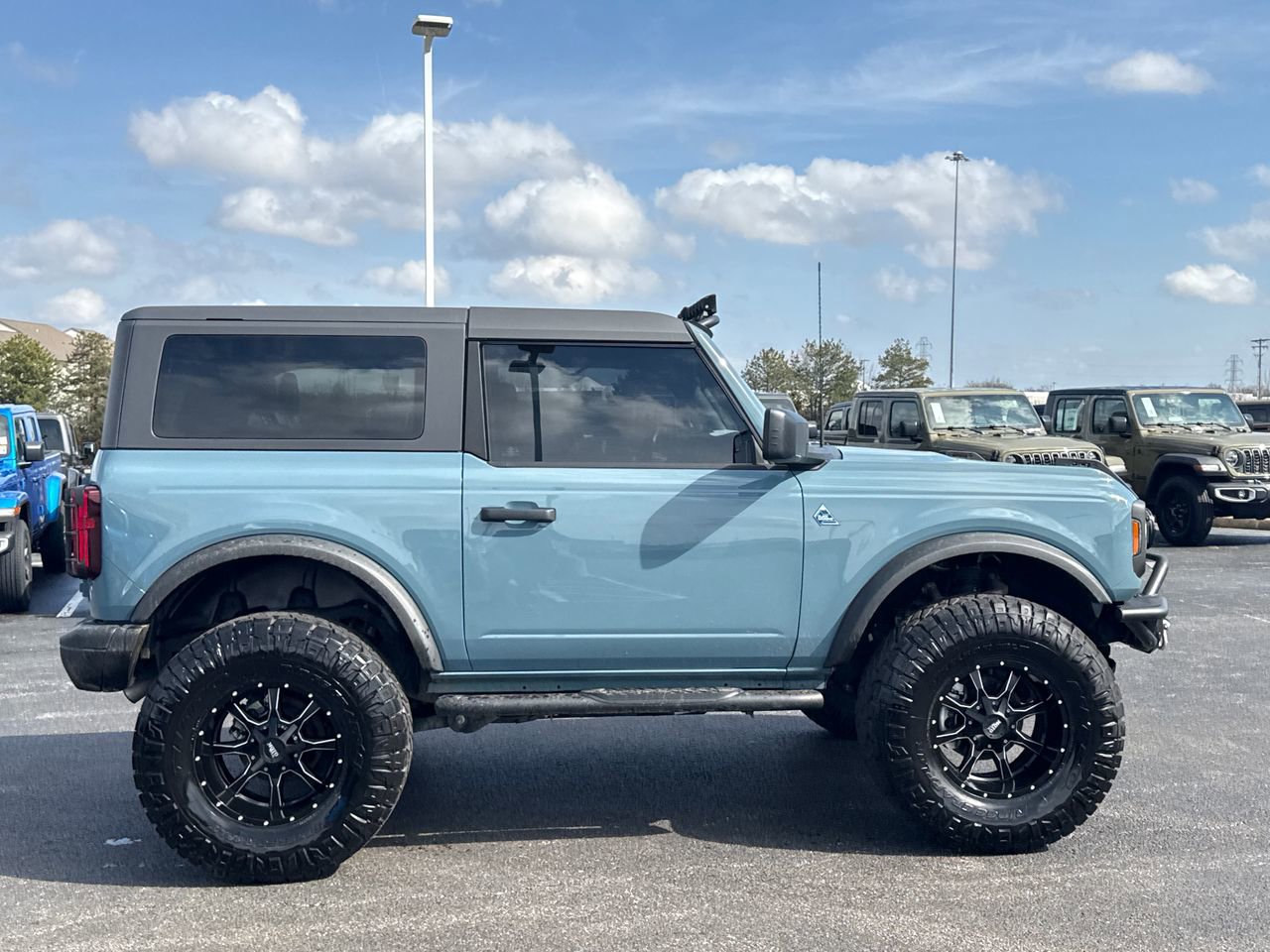 Used 2023 Ford Bronco Black Diamond video 2