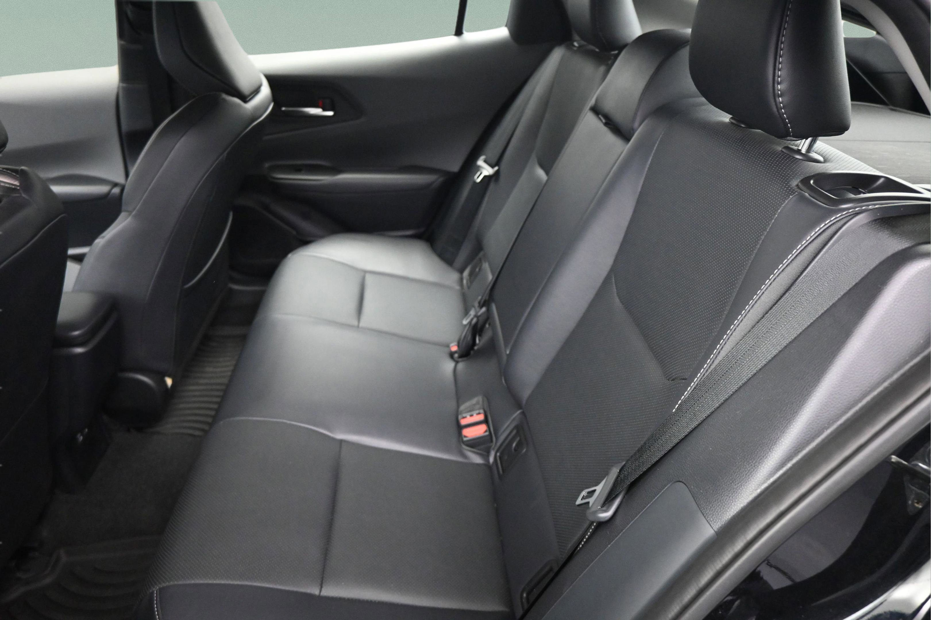 Used 2025 Toyota Prius XLE FWD image 33