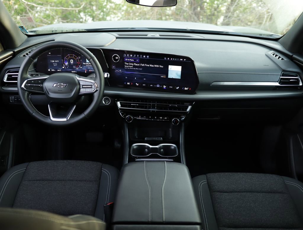 Used 2024 Chevrolet Traverse LT w/ Midnight/Sport Edition image 22