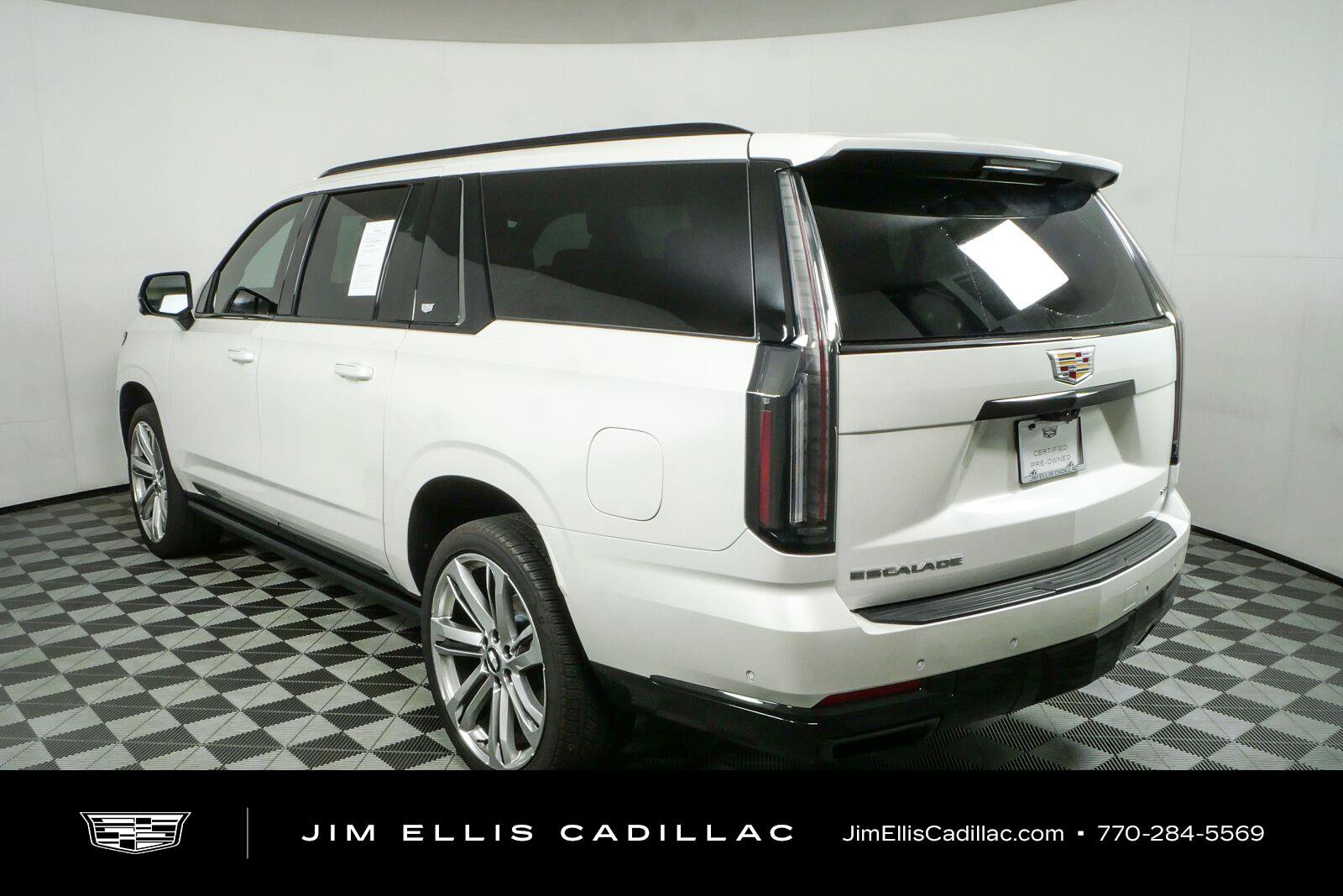 Certified 2025 Cadillac Escalade ESV Sport Platinum AWD/4WD image 32