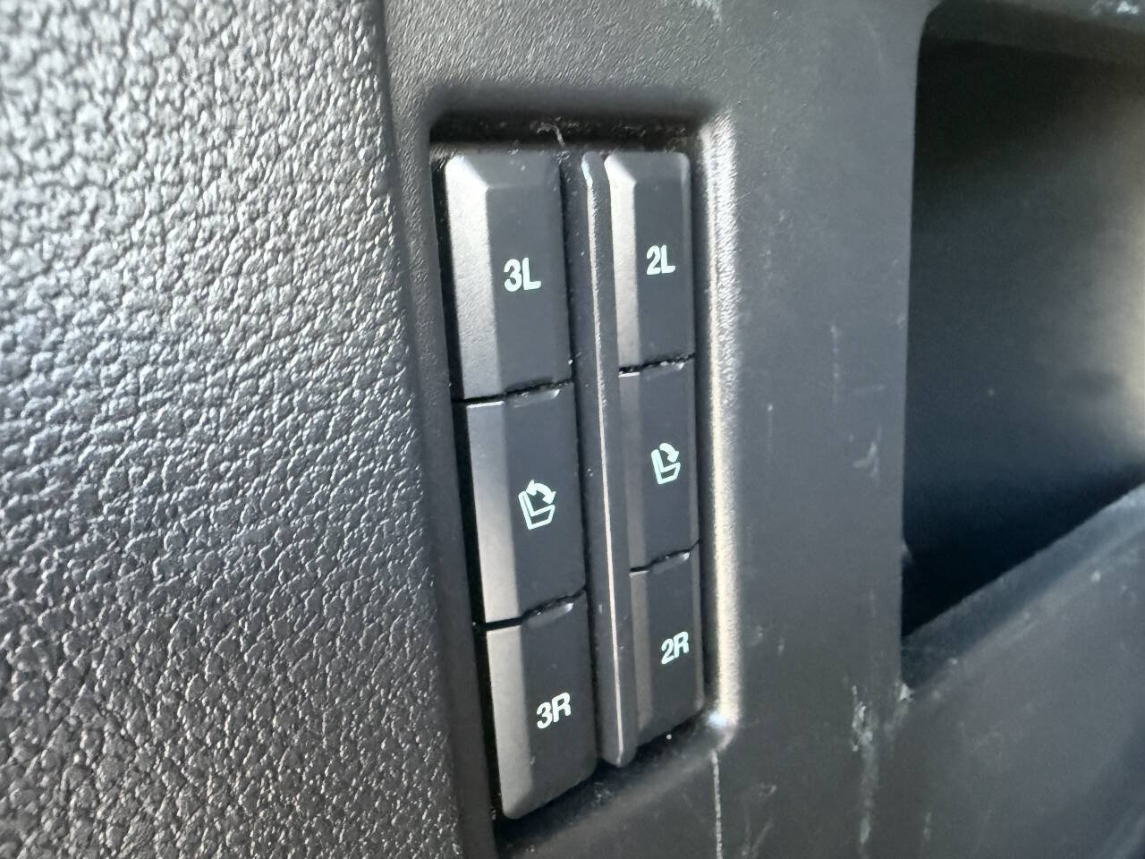 Used 2018 Ford Expedition Max Platinum RWD image 26