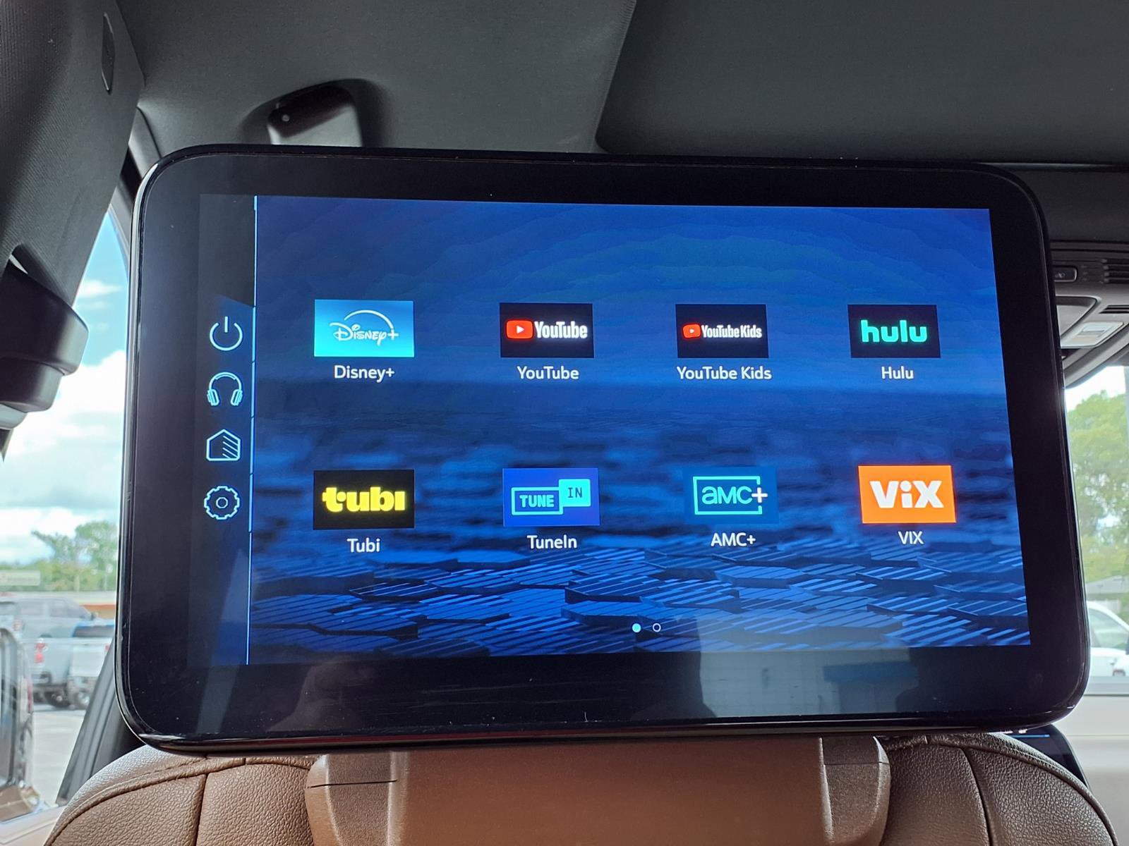 Used 2025 Chevrolet Tahoe High Country AWD/4WD image 18