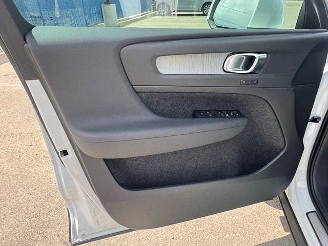 New 2025 Volvo XC40 B5 Core w/ Protection Package image 12