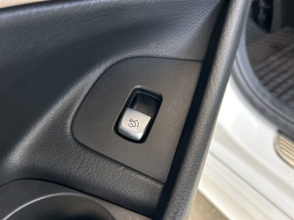 Used 2022 Mercedes-Benz E 350 4MATIC Sedan image 45