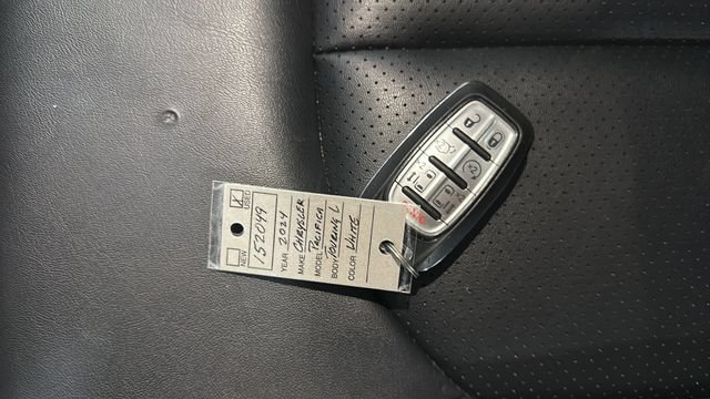Used 2024 Chrysler Pacifica Touring-L FWD image 32