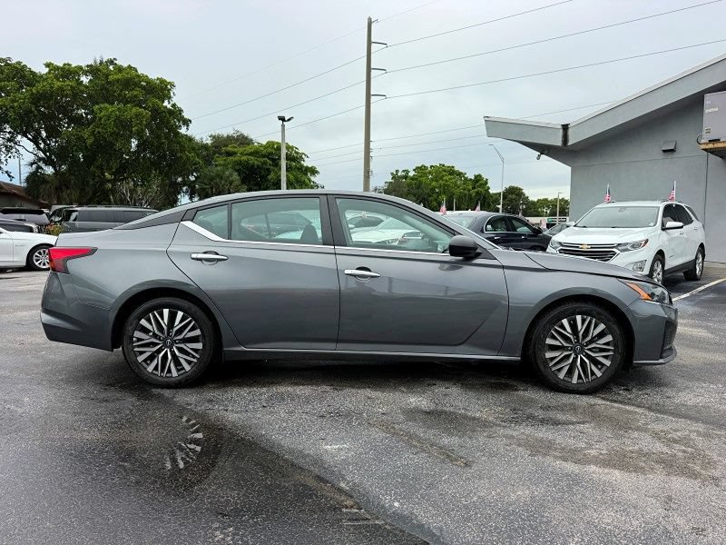 Used 2024 Nissan Altima 2.5 SV FWD image 4