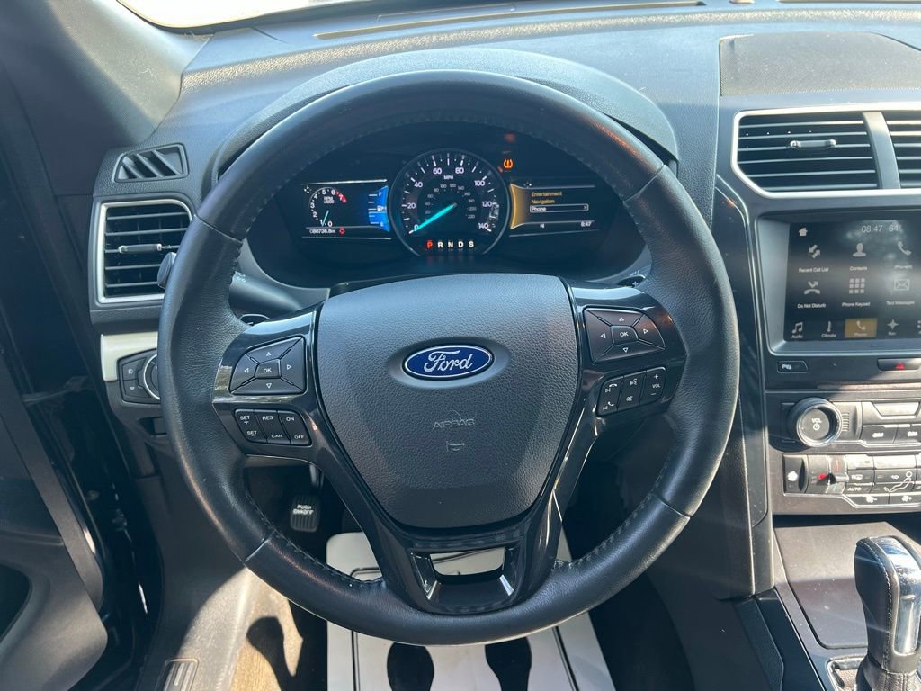 Used 2017 Ford Explorer XLT w/ Equipment Group 202A FWD image 23