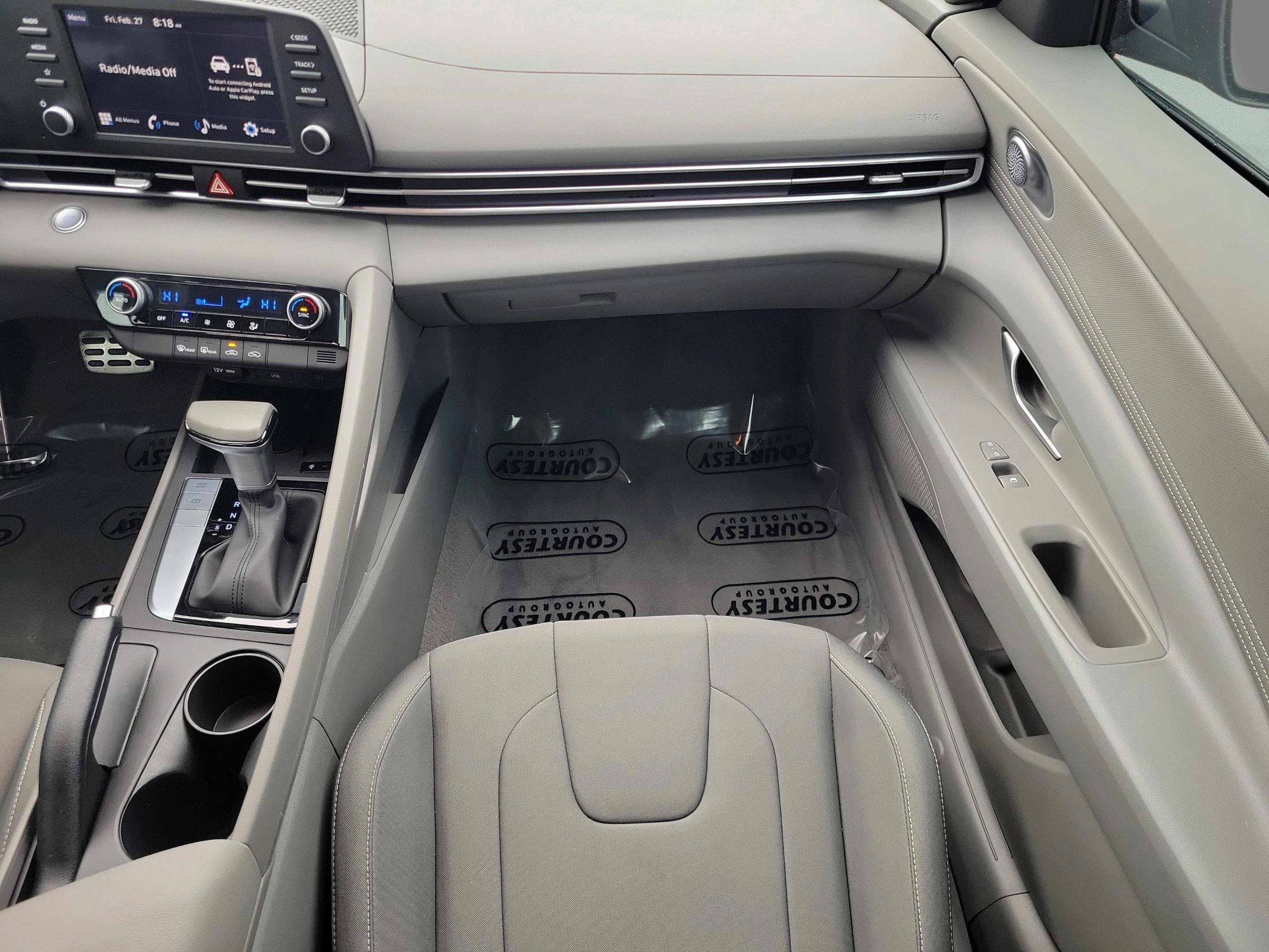 Certified 2025 Hyundai Elantra Sport image 15