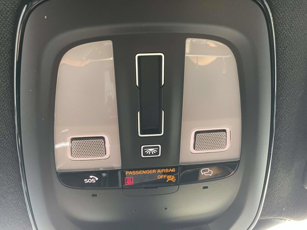 Used 2023 Volvo XC40 Recharge Ultimate w/ Protection Package Premier AWD/4WD image 22