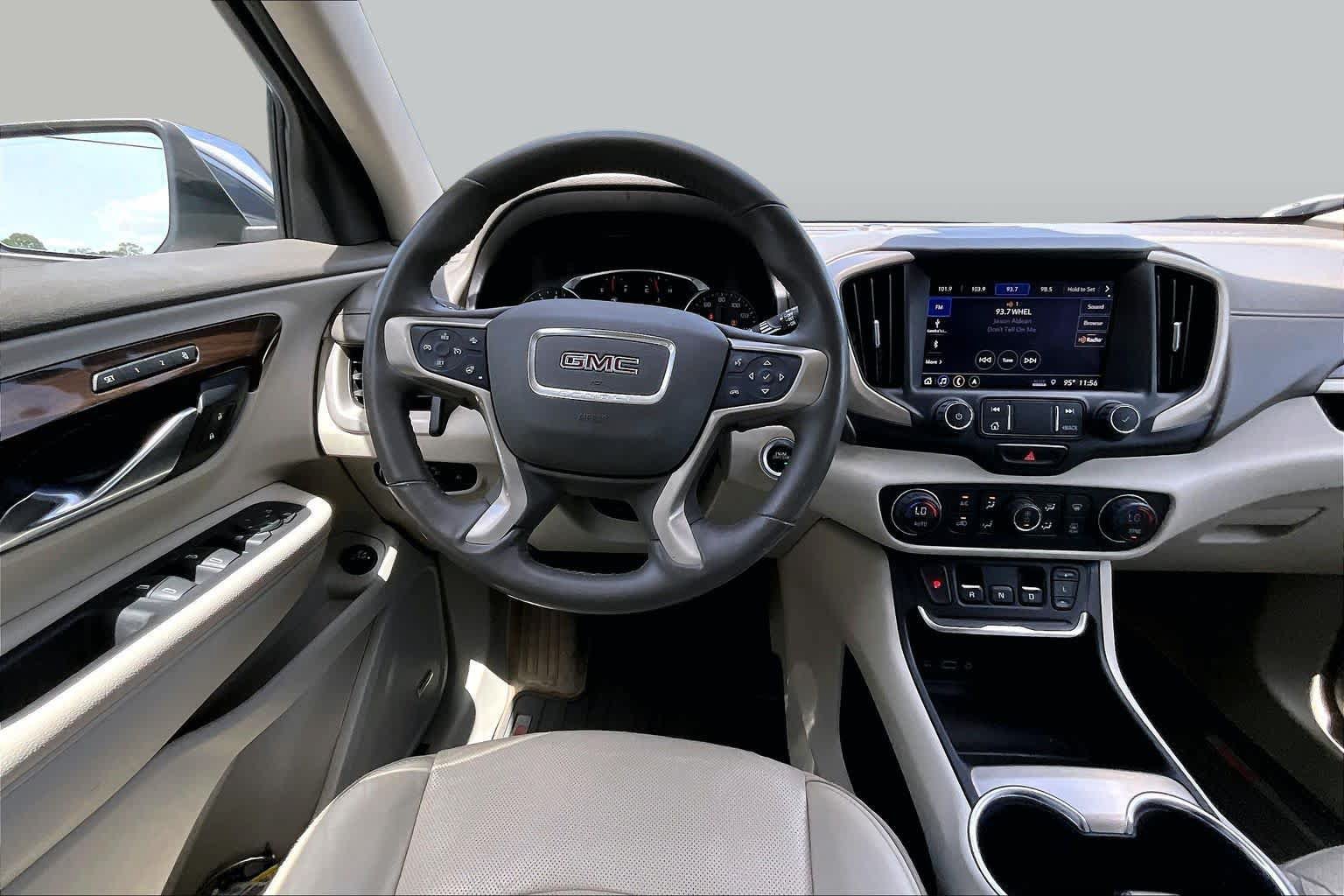 Used 2020 GMC Terrain Denali w/ Denali Premium Package FWD image 6