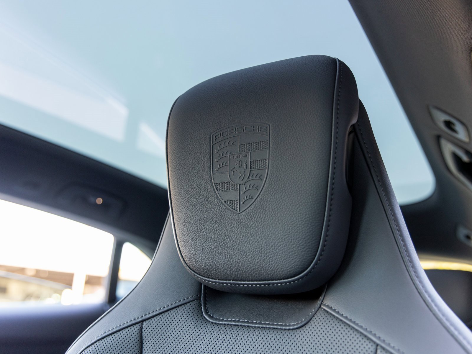 Used 2025 Porsche Taycan 4S image 30