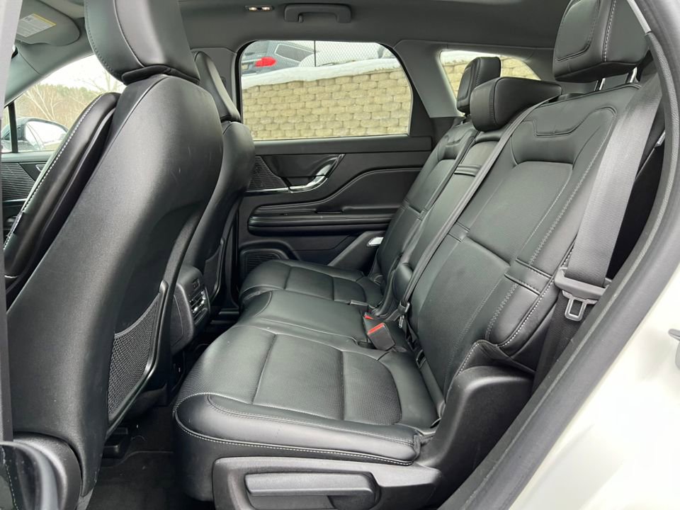 Used 2022 Lincoln Corsair AWD w/ Premium Package image 5