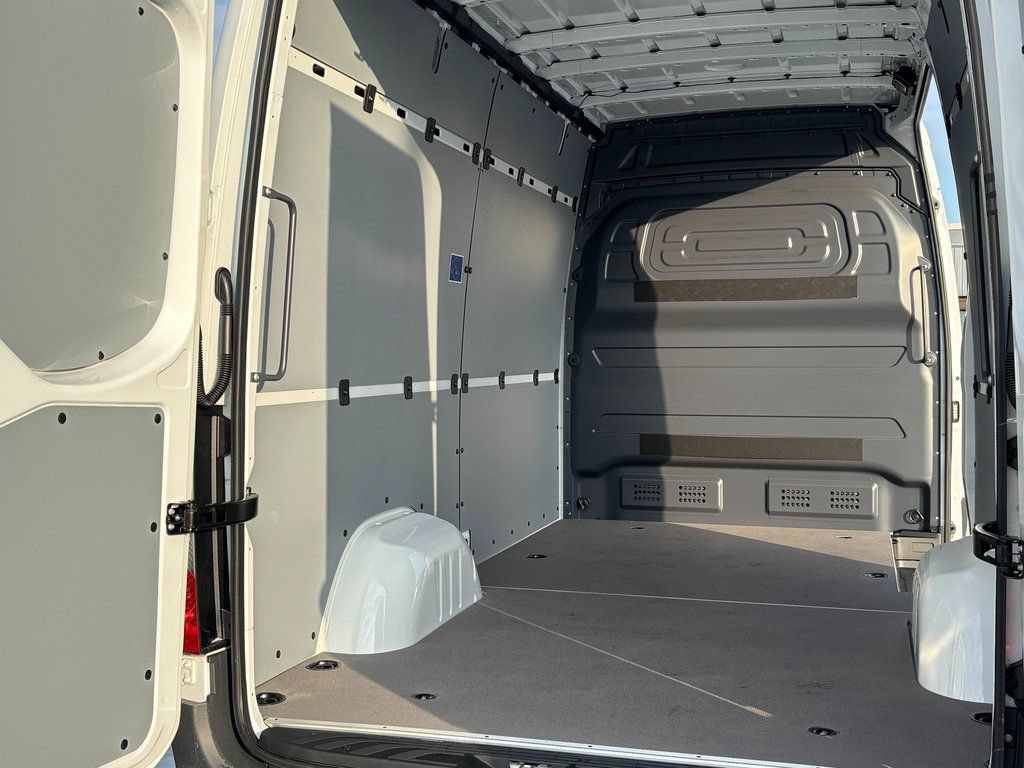 Used 2026 Mercedes-Benz Sprinter 2500 image 5