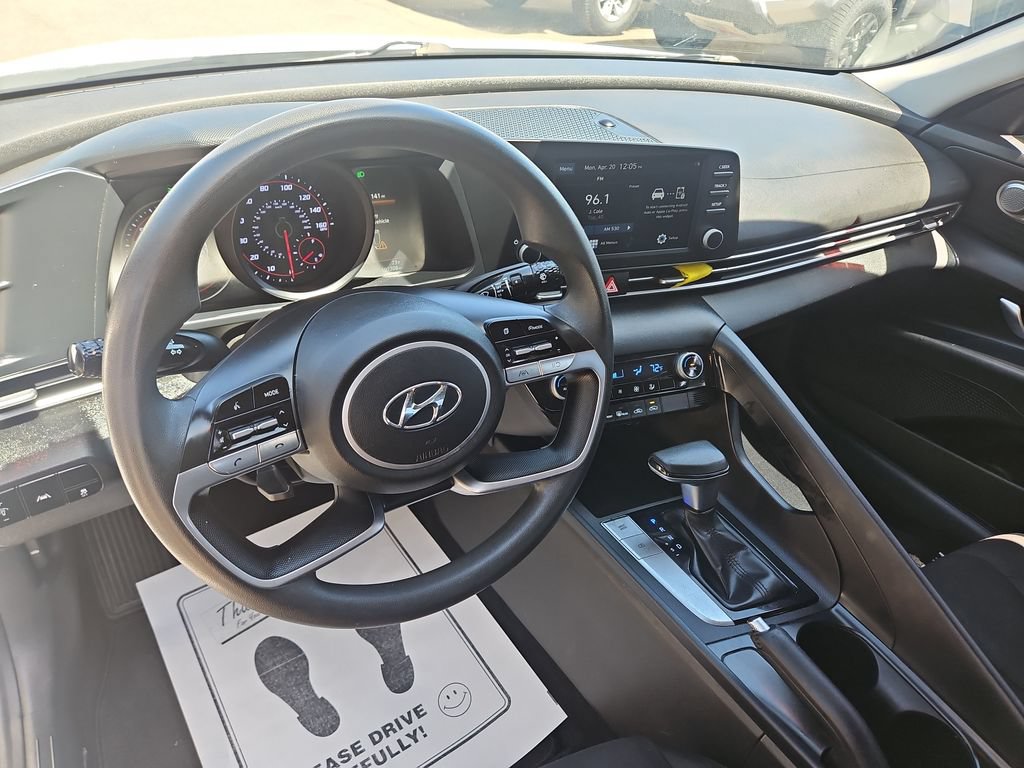 Used 2021 Hyundai Elantra SEL FWD image 12