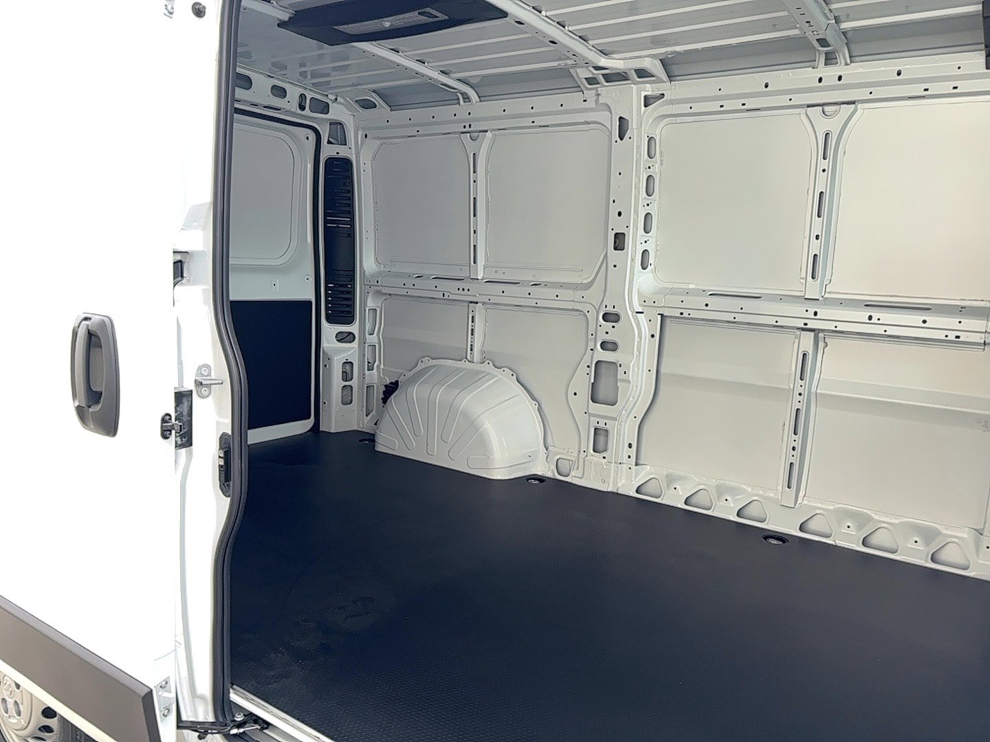 New 2026 RAM ProMaster 1500 w/ Convenience Group FWD image 7