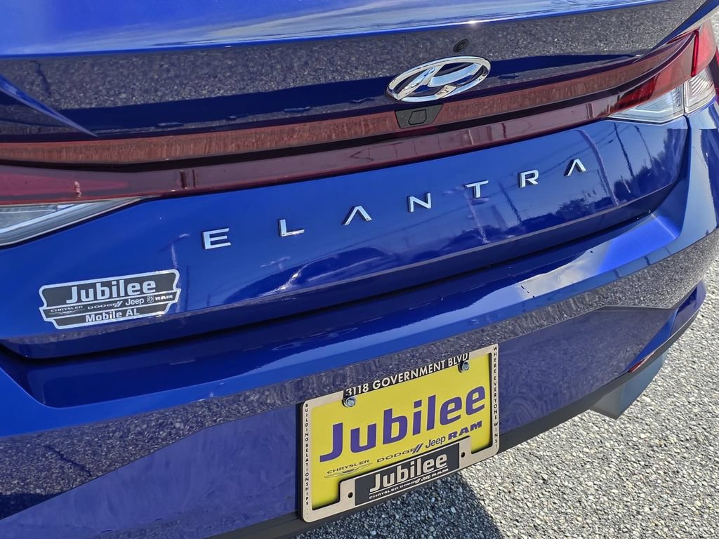 Used 2023 Hyundai Elantra SEL w/ Convenience Package FWD image 25