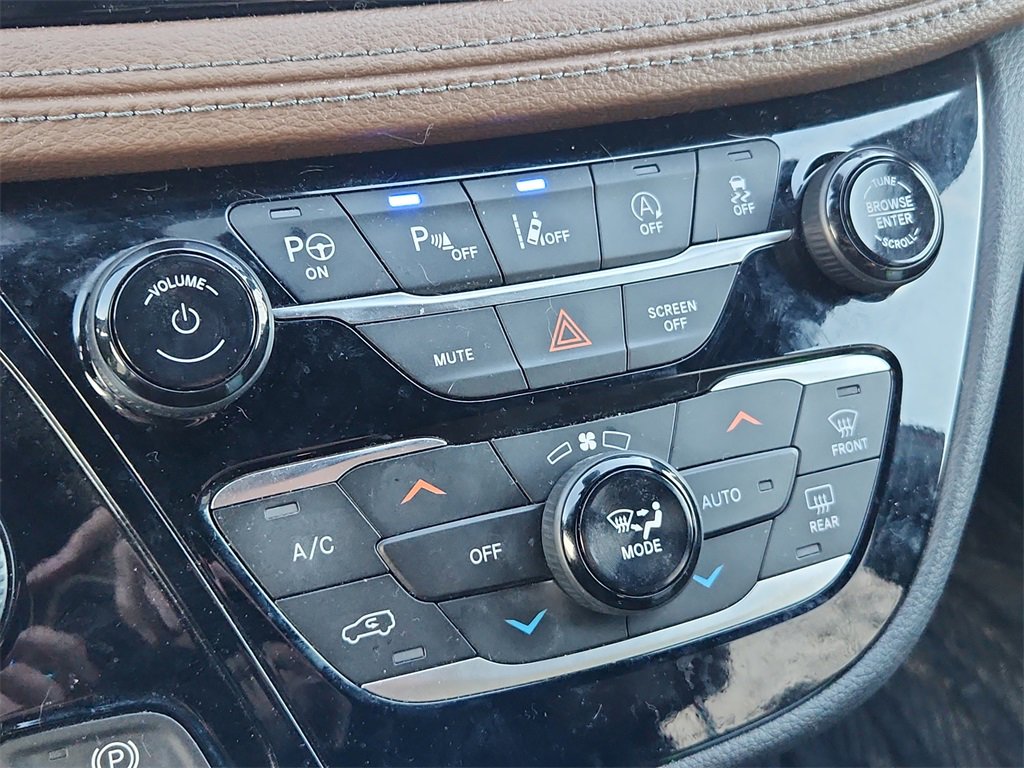 Used 2020 Chrysler Pacifica Limited w/ Advanced Safetytec Group image 29