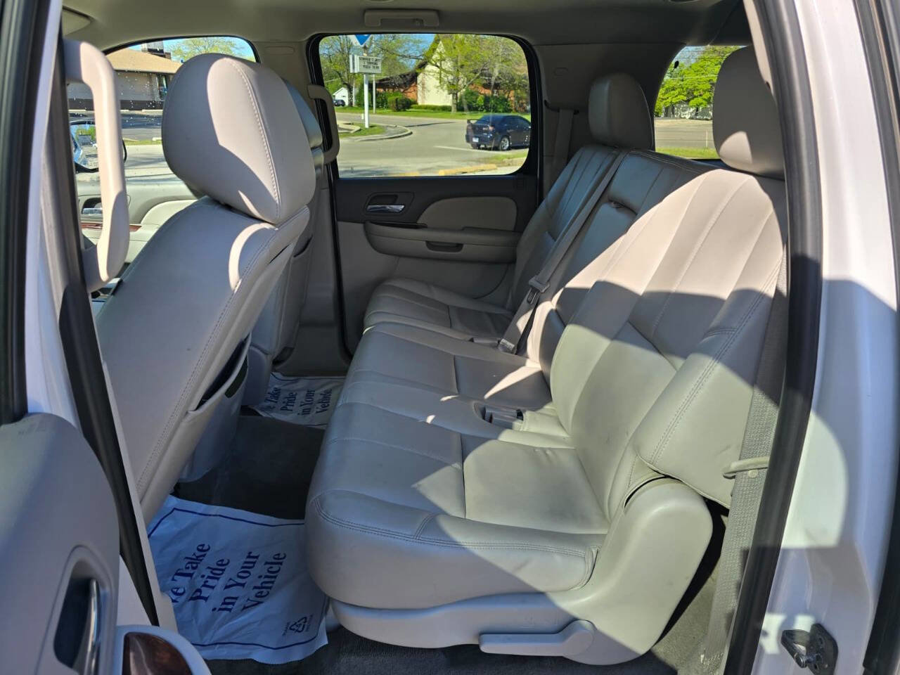 Used 2012 Chevrolet Suburban LT w/ Luxury Package AWD/4WD image 11
