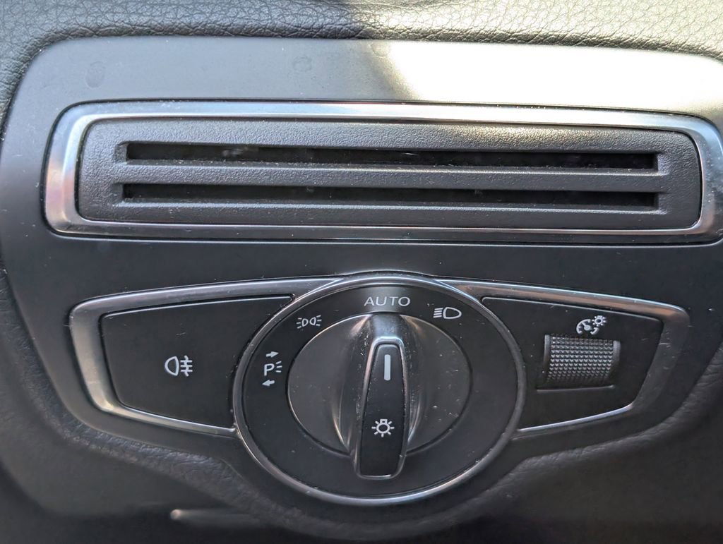 Certified 2019 Mercedes-Benz C 300 4MATIC Sedan image 21
